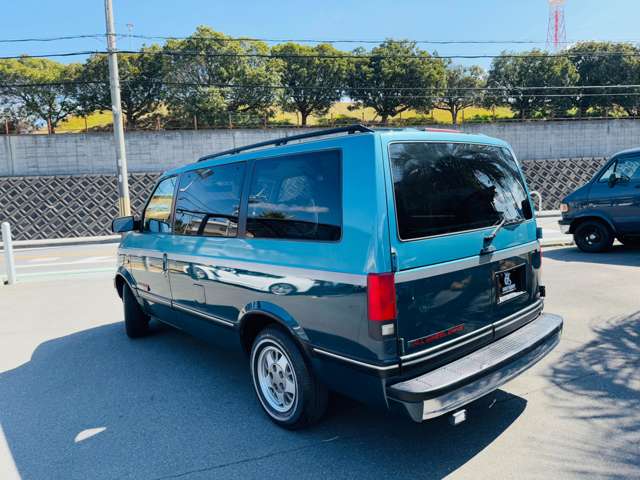 1994 Chevrolet Astro – thumbnail 3