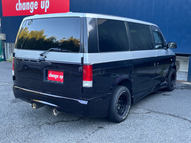 1999 Chevrolet Astro – thumbnail 2