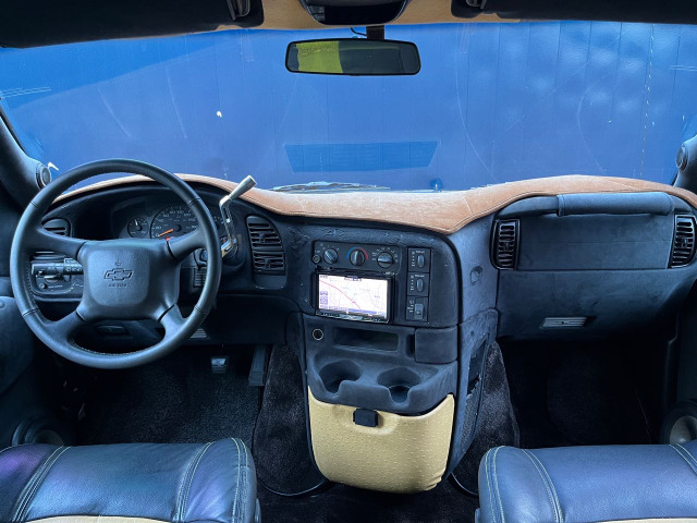 1999 Chevrolet Astro – thumbnail 3
