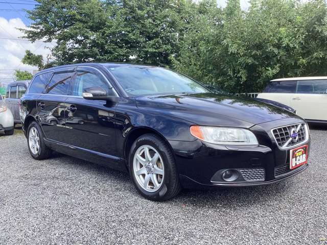 2010 Volvo V70 – thumbnail 4