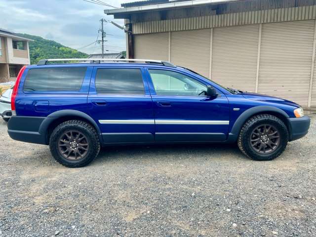 2005 Volvo XC70 – thumbnail 3