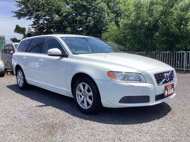 2011 Volvo V70 – thumbnail 4