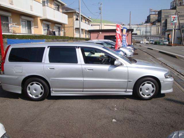 2004 Volvo V70 – thumbnail 3
