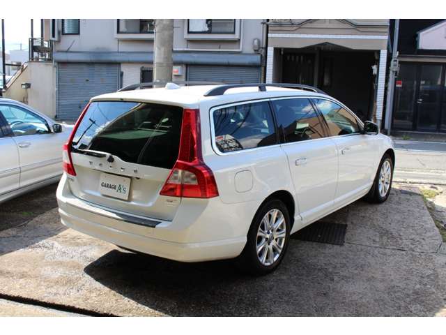 2009 Volvo V70 – thumbnail 3