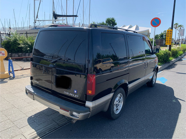 2005 Chevrolet Astro – thumbnail 2