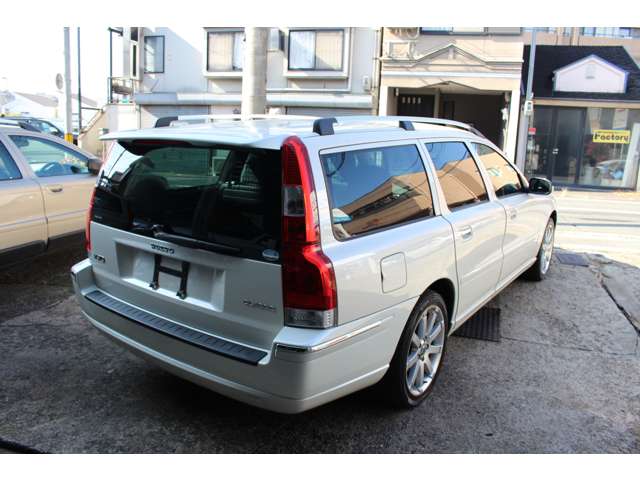 2007 Volvo V70 – thumbnail 3