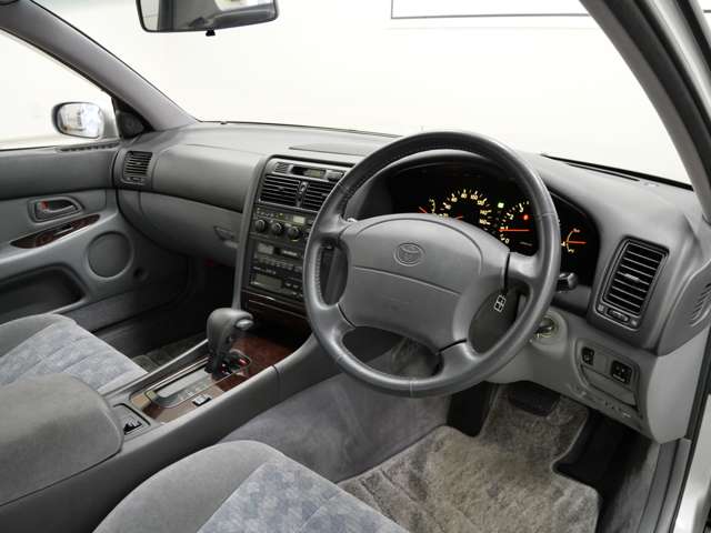 1996 Toyota Aristo – thumbnail 3