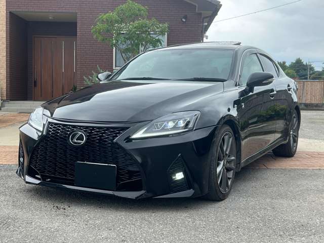 2011 Lexus IS – thumbnail 4