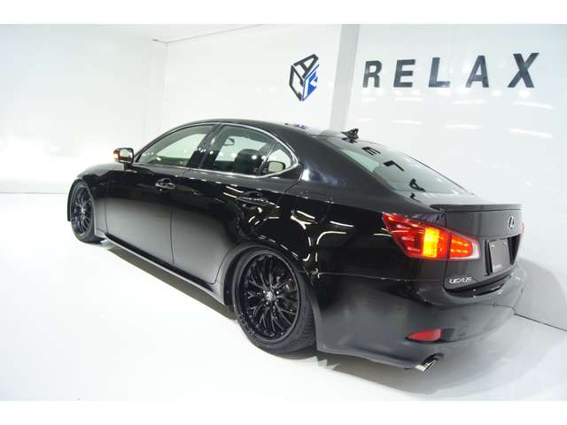 2010 Lexus IS – thumbnail 3
