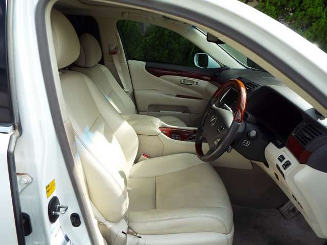 2007 Lexus LS – thumbnail 4