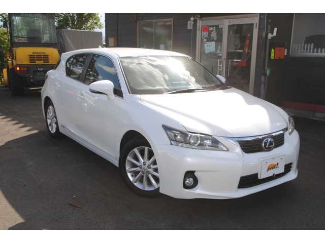 2011 Lexus CT – thumbnail 2