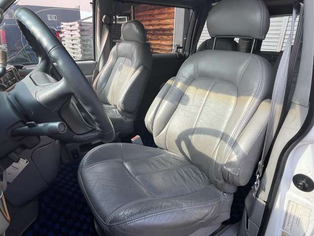 1997 Chevrolet Astro – thumbnail 4