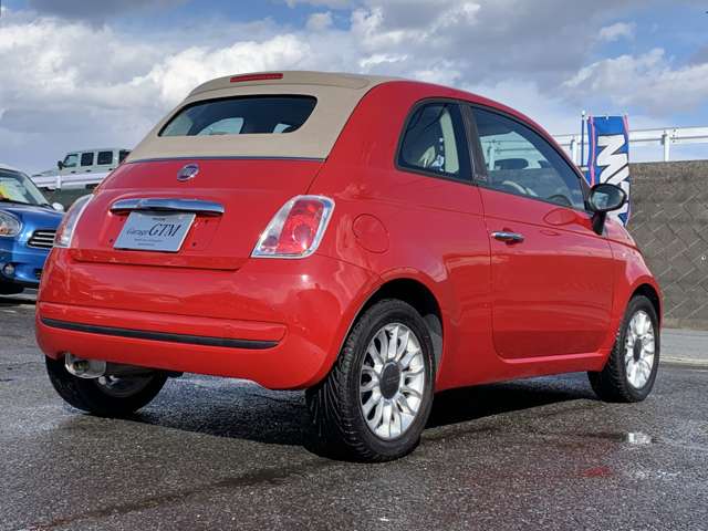 2011 Fiat 500C – thumbnail 2