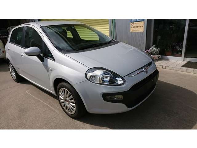 2010 Fiat Punto Evo – thumbnail 3