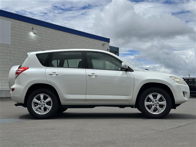 2011 Toyota RAV4 – thumbnail 4