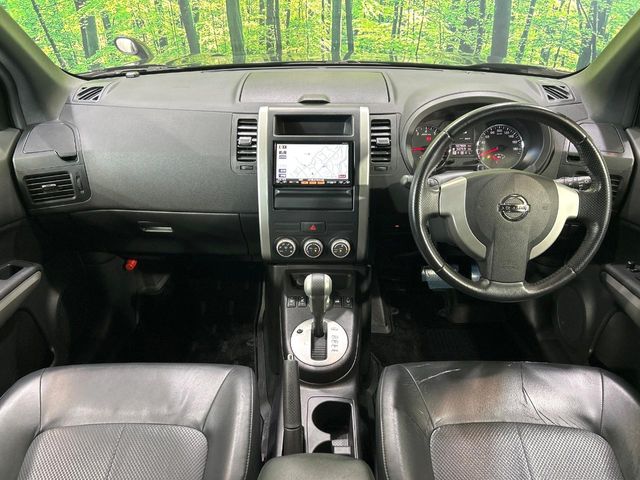 2011 Nissan X-Trail – thumbnail 2