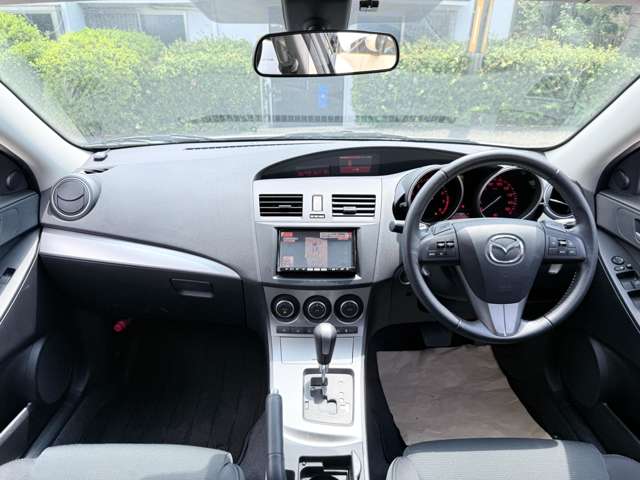 2011 Mazda Axela Sport – thumbnail 4