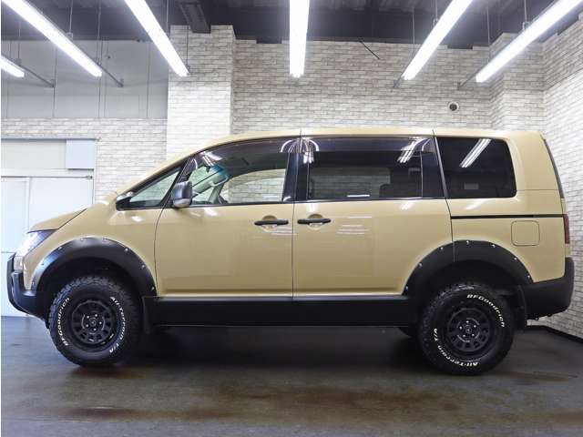 2008 Mitsubishi Delica D:5 – thumbnail 2
