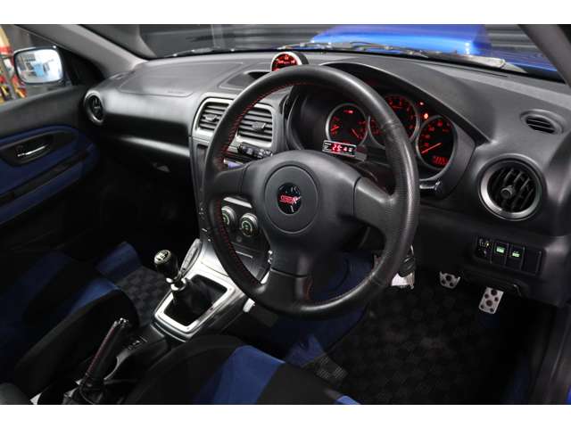 2004 Subaru Impreza STI – thumbnail 4