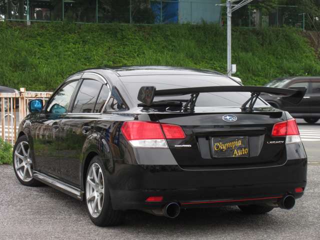 2011 Subaru Legacy B4 – thumbnail 2