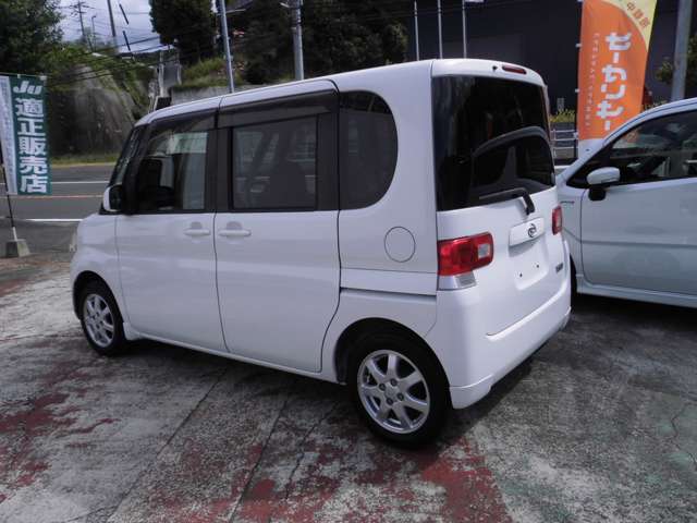 2011 Daihatsu Tanto – thumbnail 4