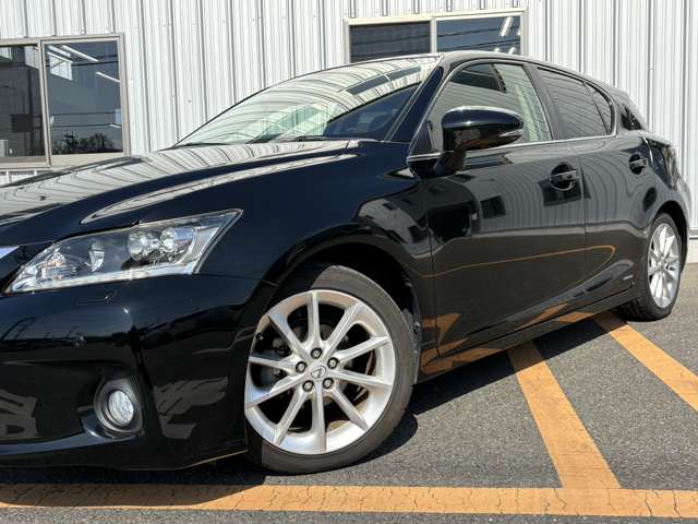 2011 Lexus CT – thumbnail 2