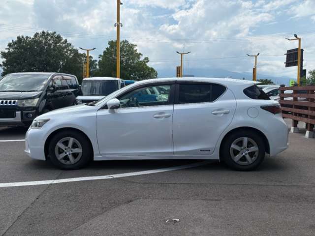 2011 Lexus CT – thumbnail 4