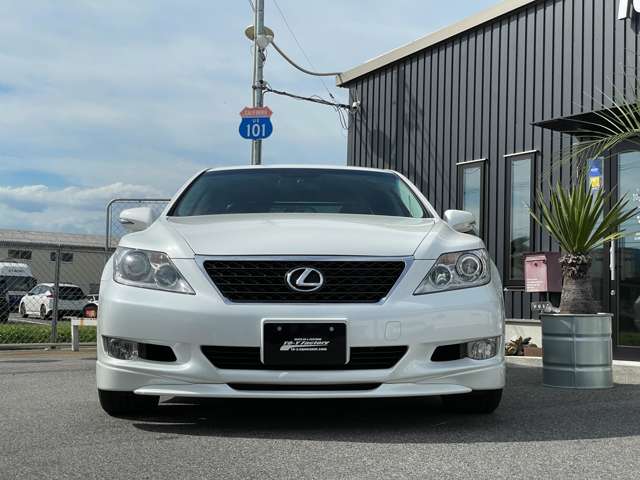 2010 Lexus LS – thumbnail 3