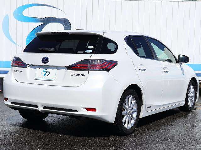 2011 Lexus CT – thumbnail 3