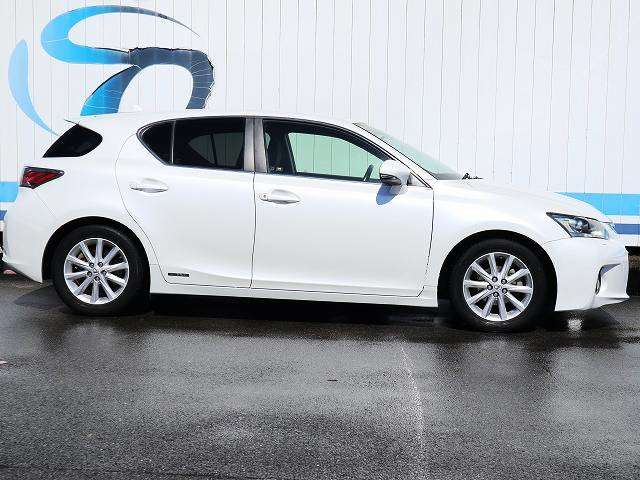 2011 Lexus CT – thumbnail 4
