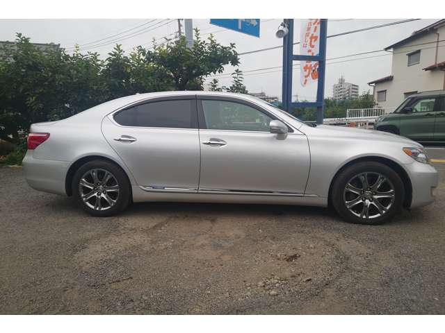 2010 Lexus LS Hybrid – thumbnail 4
