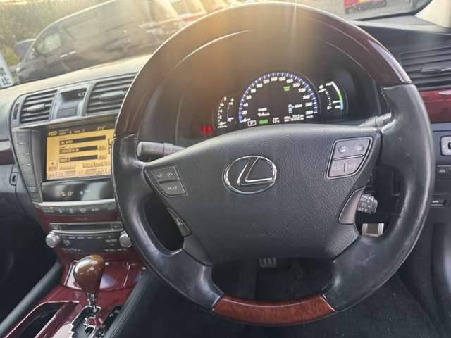 2009 Lexus LS Hybrid – thumbnail 4