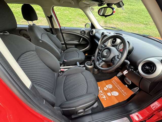 2011 MINI MINI Crossover – thumbnail 3