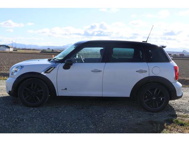 2011 MINI MINI Crossover – thumbnail 4