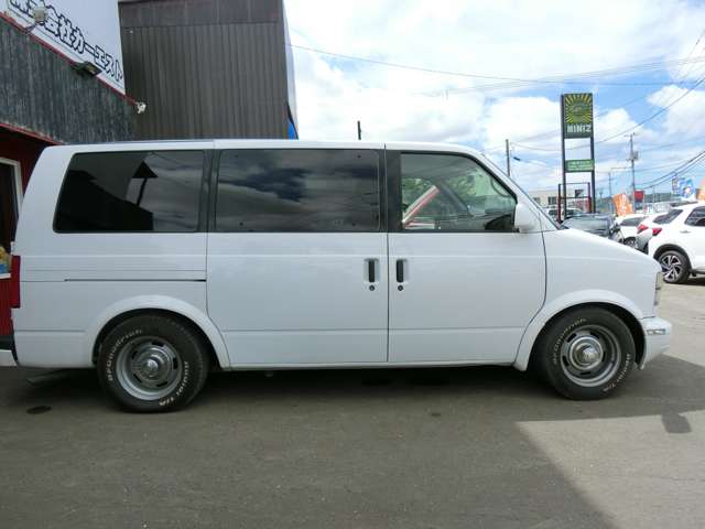 1996 Chevrolet Astro – thumbnail 3