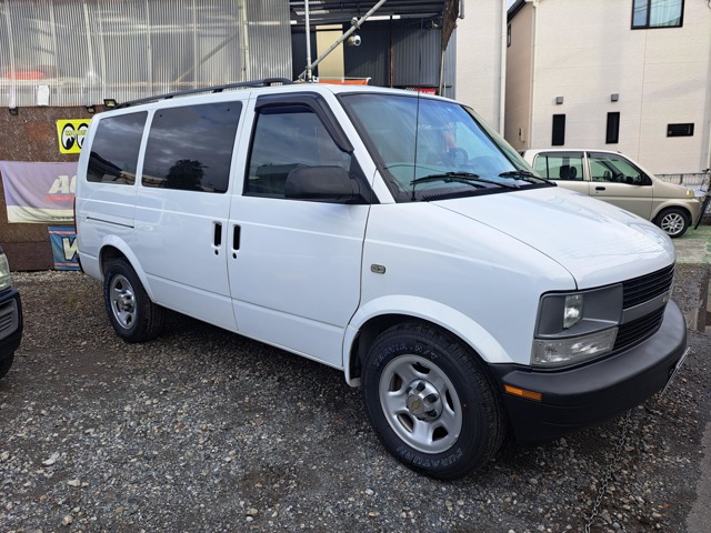 2004 Chevrolet Astro – thumbnail 3