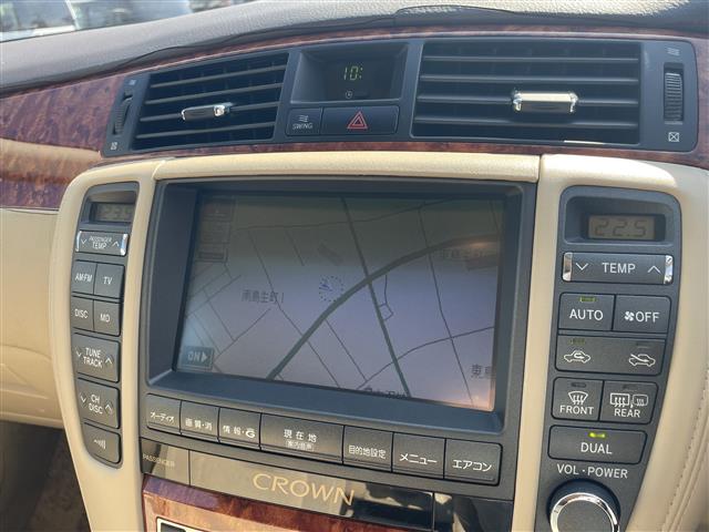 2004 Toyota Crown Royal – thumbnail 2