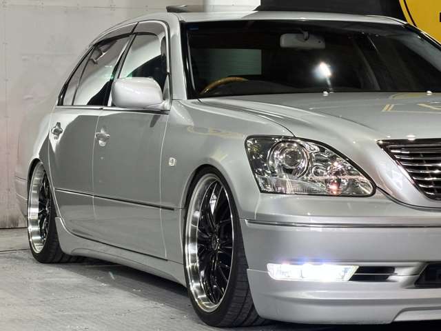 2004 Toyota Celsior – thumbnail 2