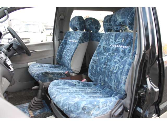 1998 Mitsubishi Delica Space Gear – thumbnail 4