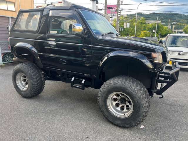1993 Mitsubishi Pajero – thumbnail 4