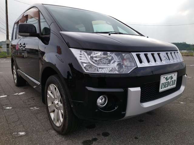 2011 Mitsubishi Delica D:5 – thumbnail 3