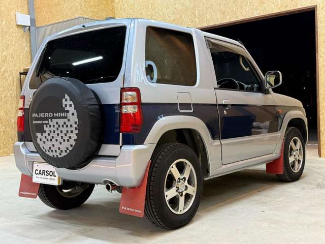 2011 Mitsubishi Pajero Mini – thumbnail 3