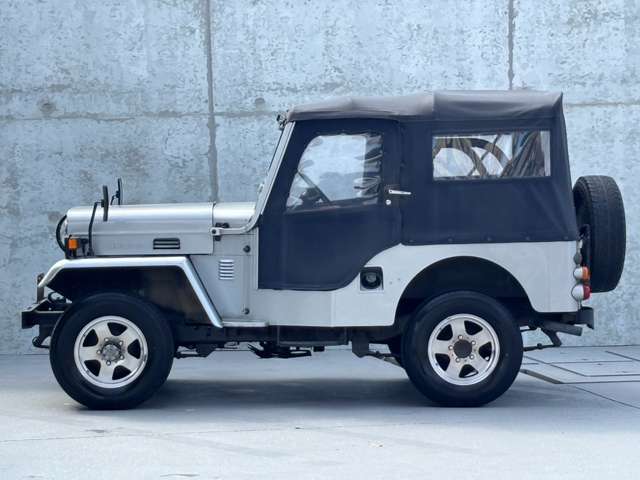 1997 Mitsubishi Jeep – thumbnail 4