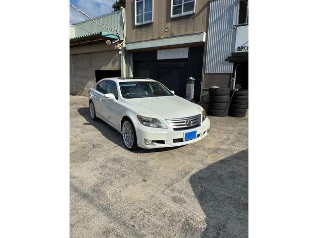 2010 Lexus LS Hybrid – thumbnail 2