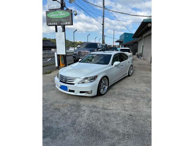 2010 Lexus LS Hybrid – thumbnail 3