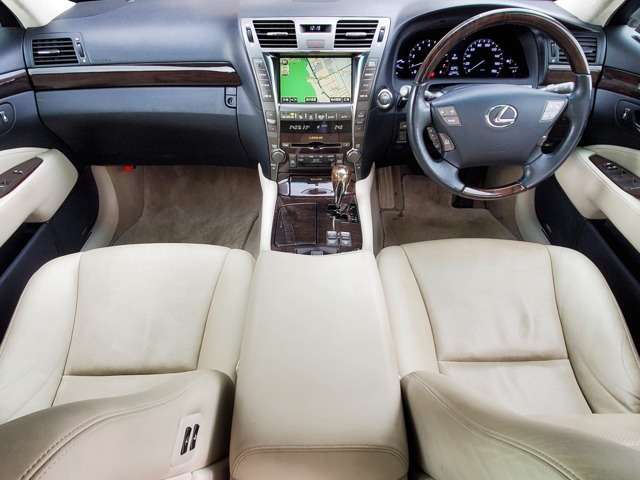 2007 Lexus LS Hybrid – thumbnail 3