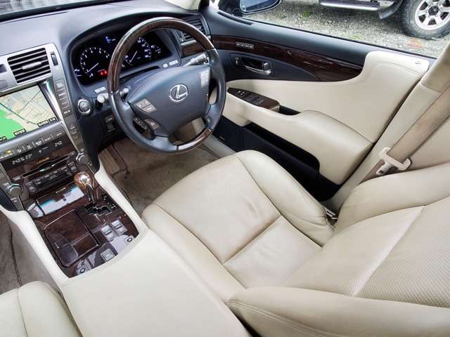 2007 Lexus LS Hybrid – thumbnail 4