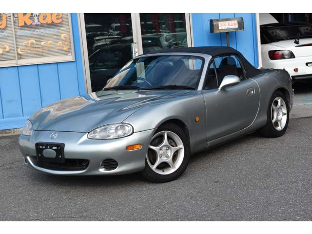 2003 Mazda Roadster – thumbnail 2