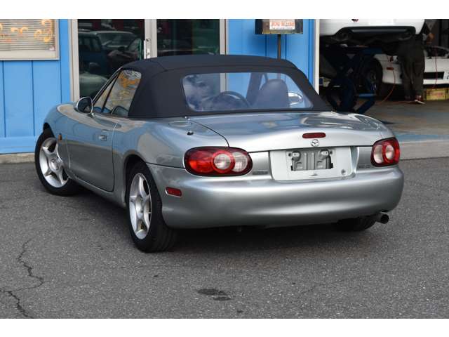 2003 Mazda Roadster – thumbnail 3