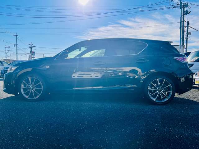 2011 Lexus CT – thumbnail 4